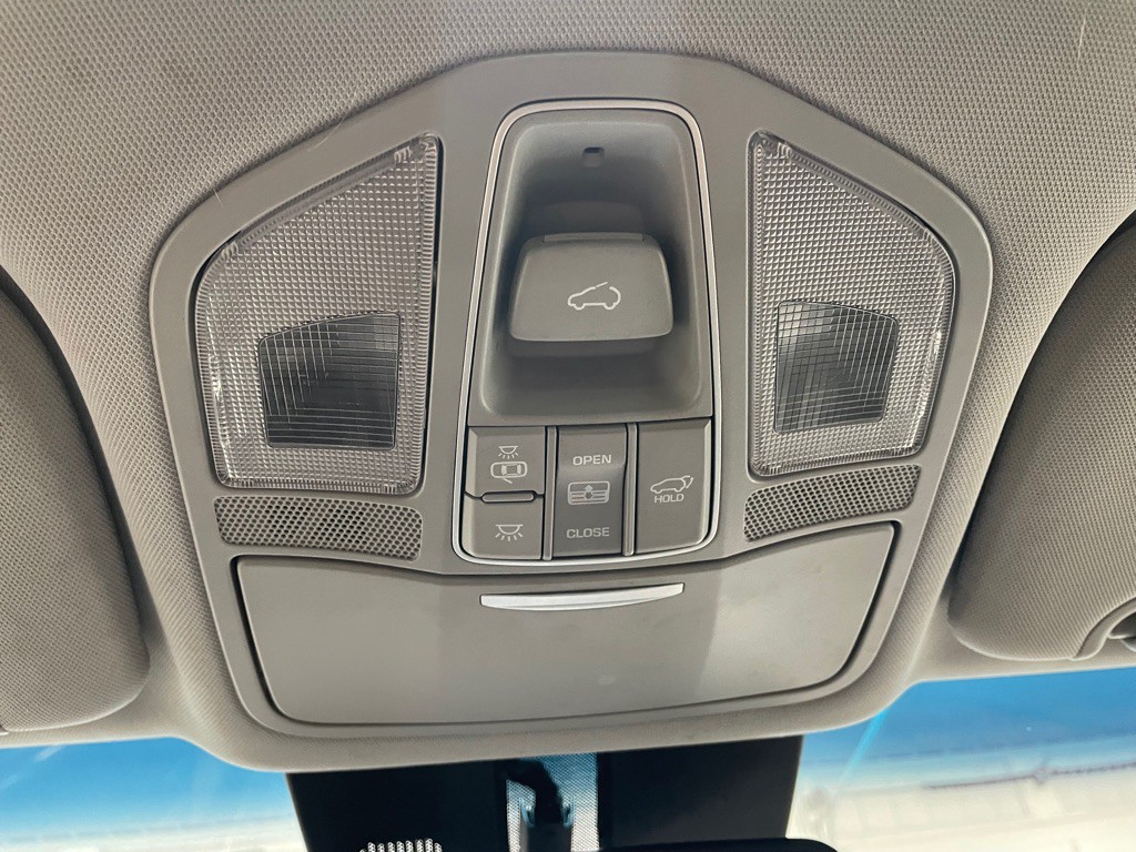 2017 Hyundai Santa Fe Image 37