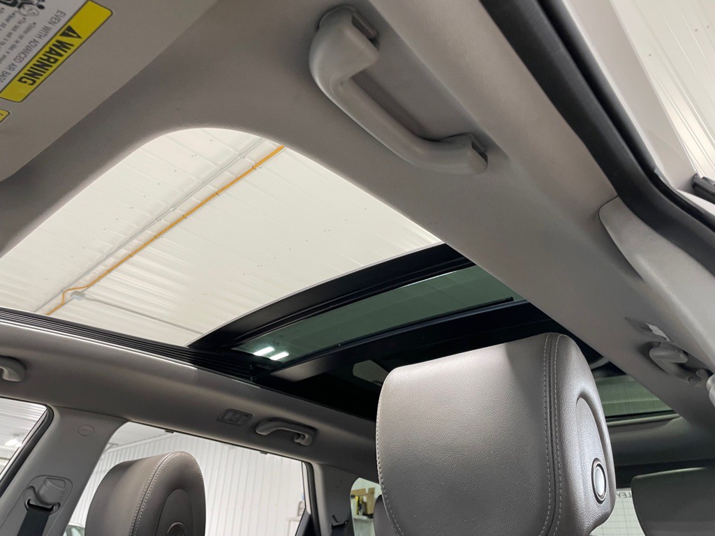 2017 Hyundai Santa Fe Image 38