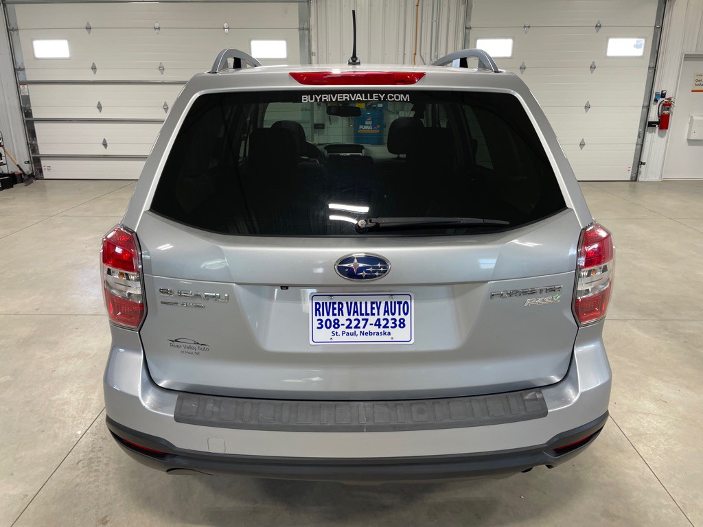 2015 Subaru Forester Image 6