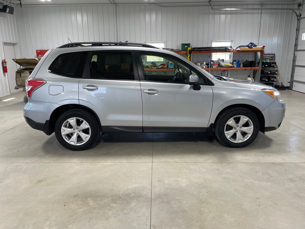 2015 Subaru Forester Image 8