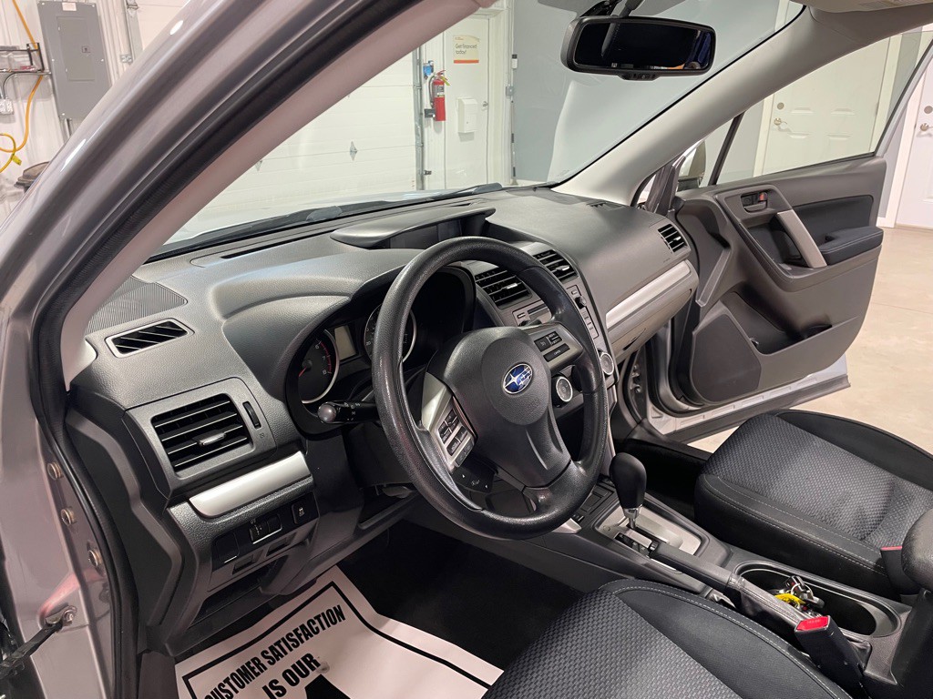 2015 Subaru Forester Image 9