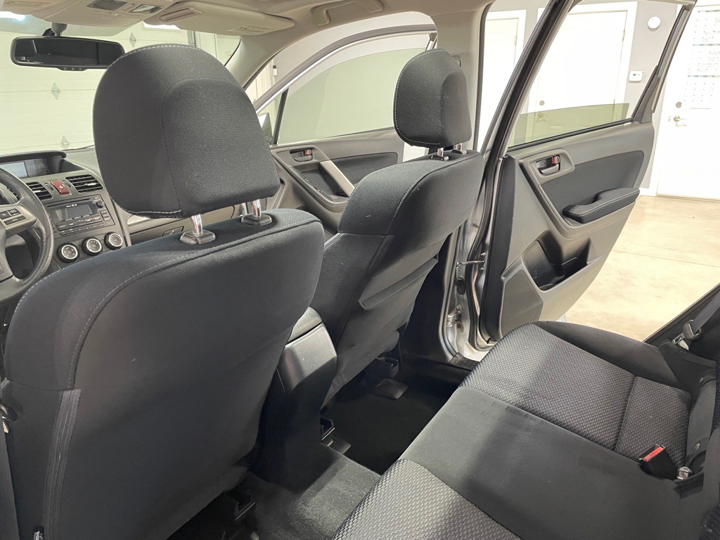 2015 Subaru Forester Image 14