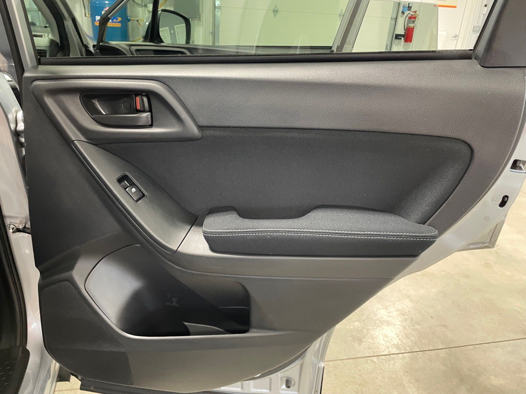 2015 Subaru Forester Image 21