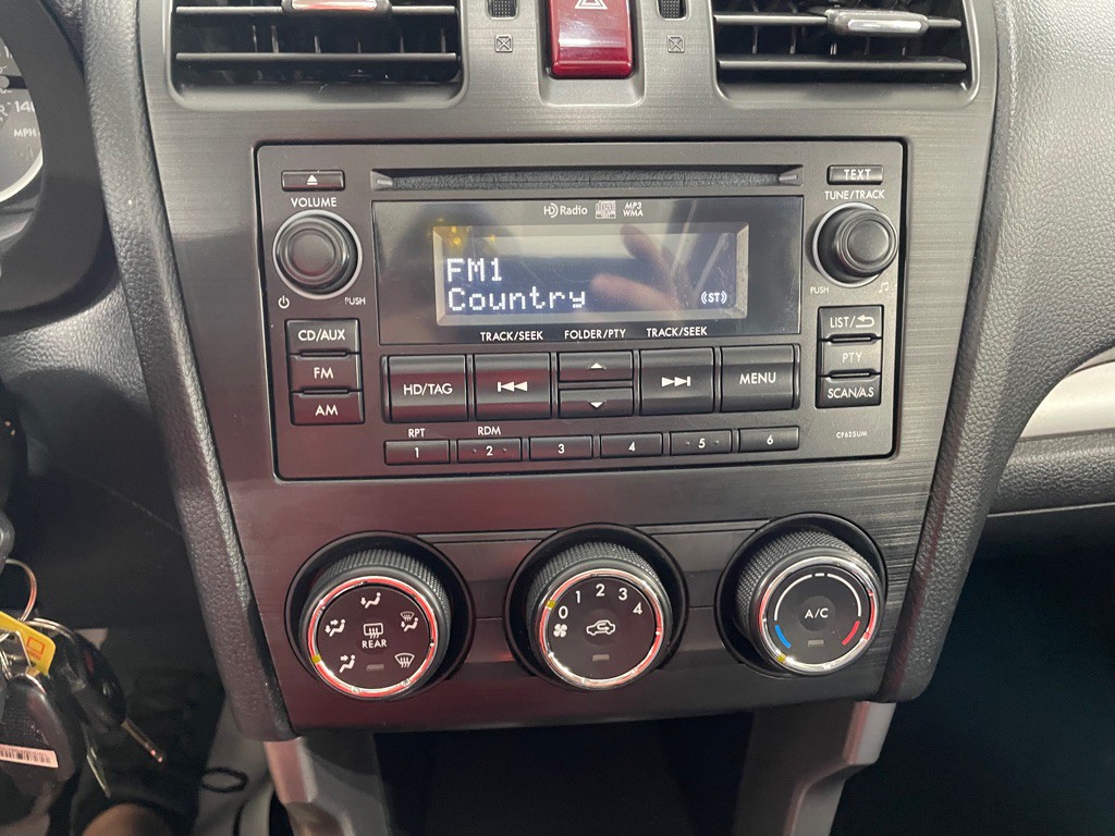 2015 Subaru Forester Image 32