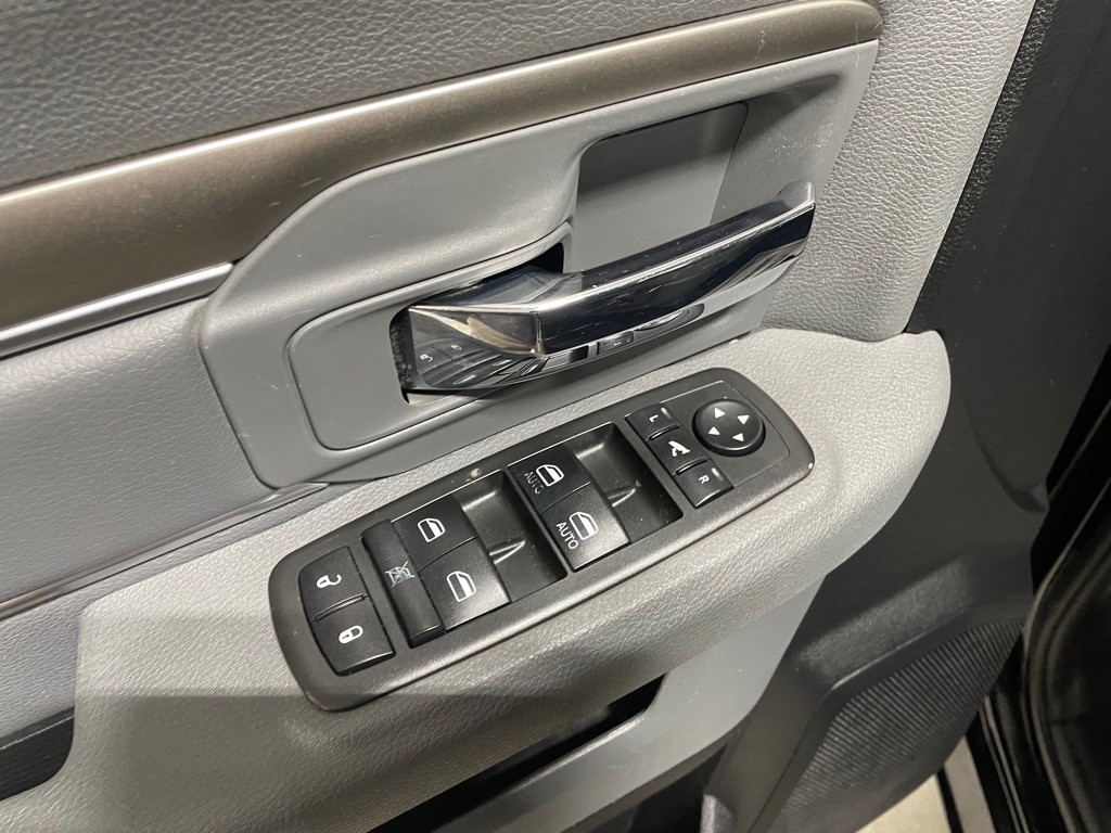 2014 RAM 1500 Image 12