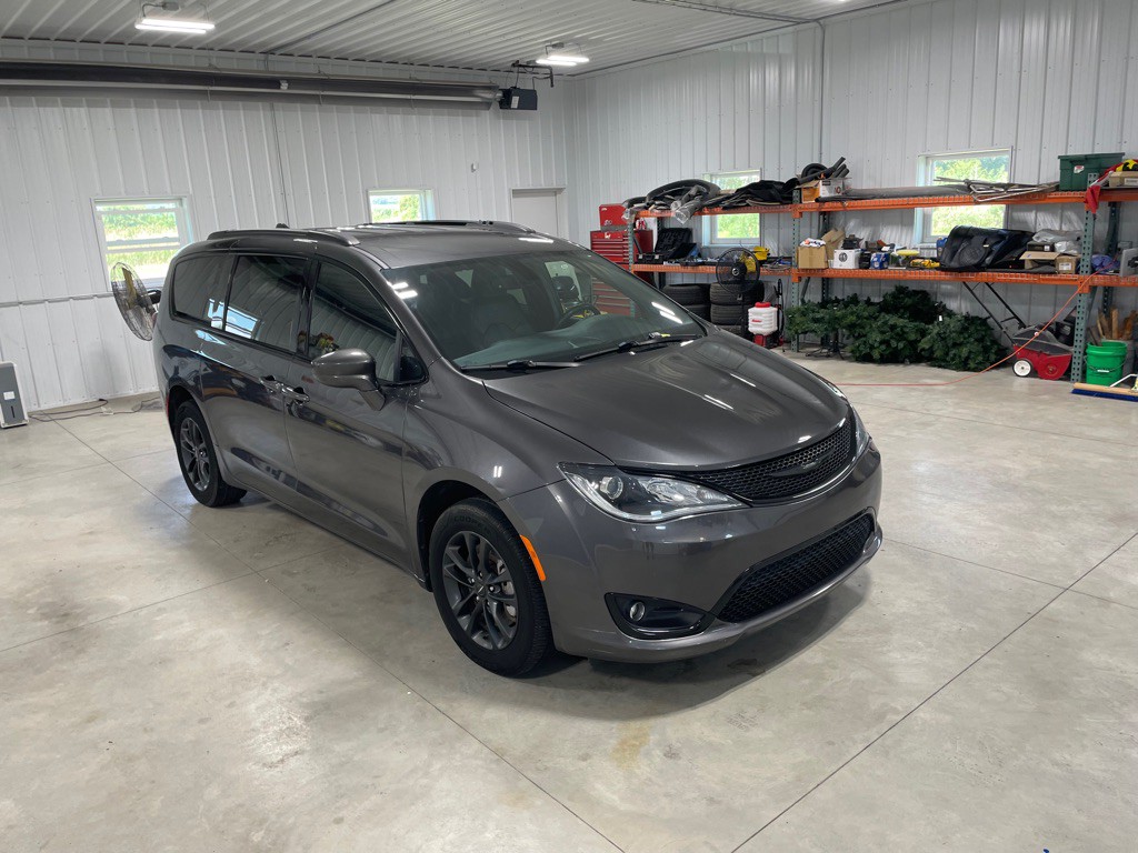 2020 Chrysler Pacifica Image 1