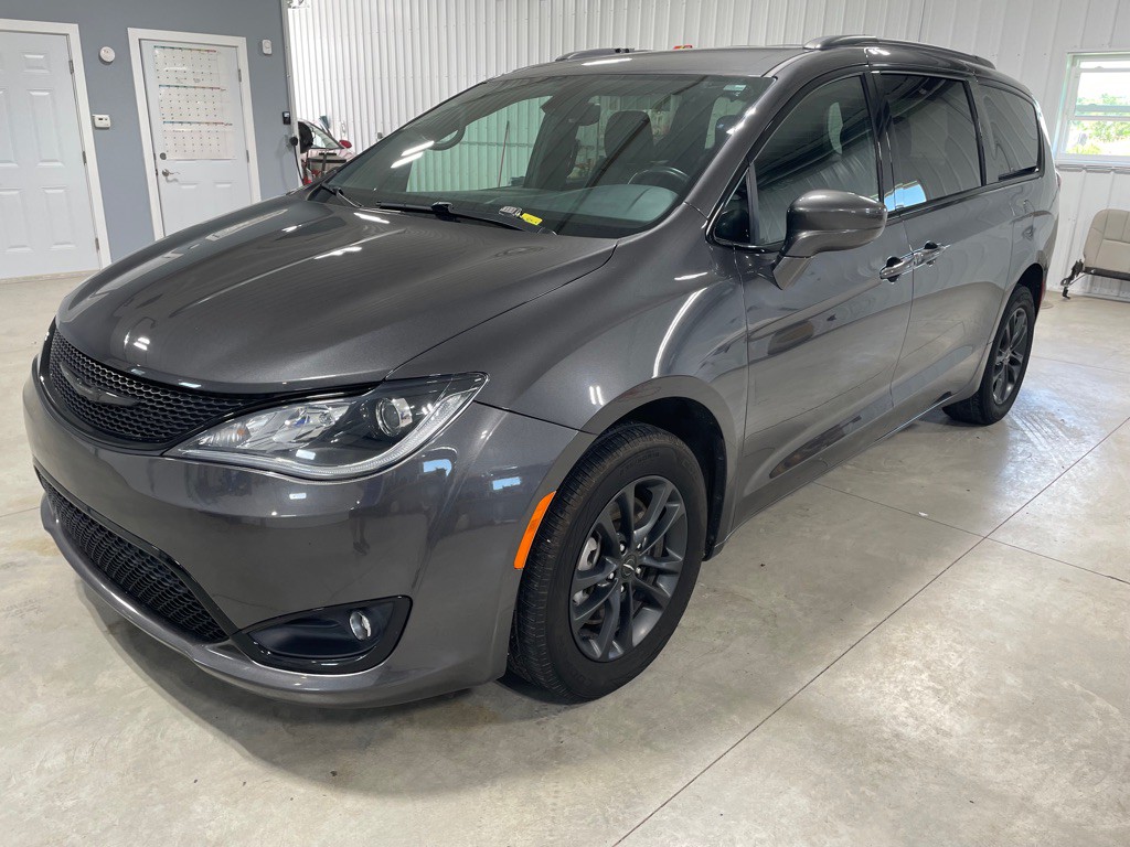 2020 Chrysler Pacifica Image 3