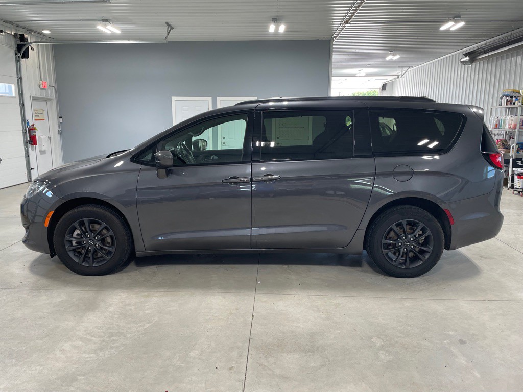 2020 Chrysler Pacifica Image 4