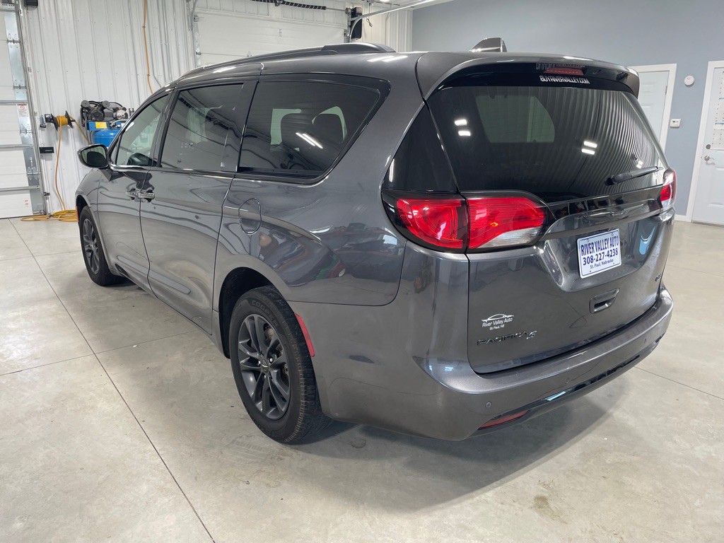 2020 Chrysler Pacifica Image 5