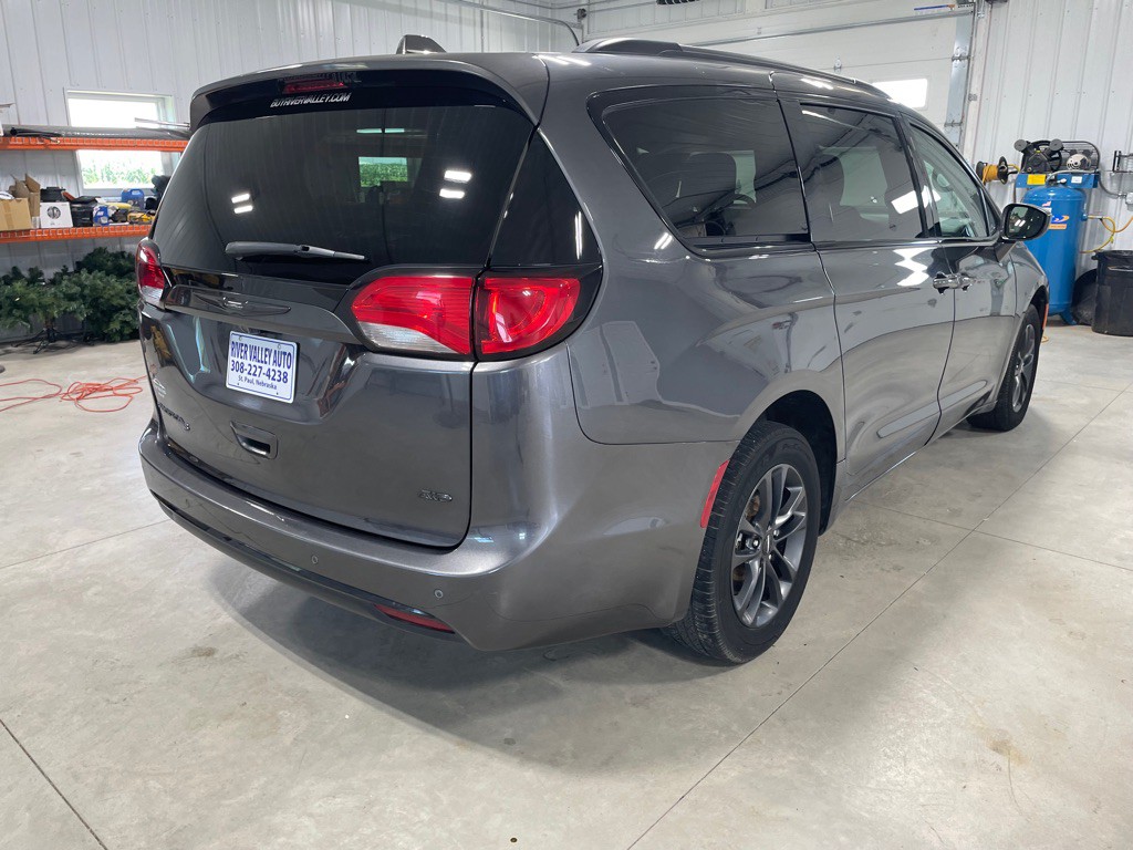 2020 Chrysler Pacifica Image 7