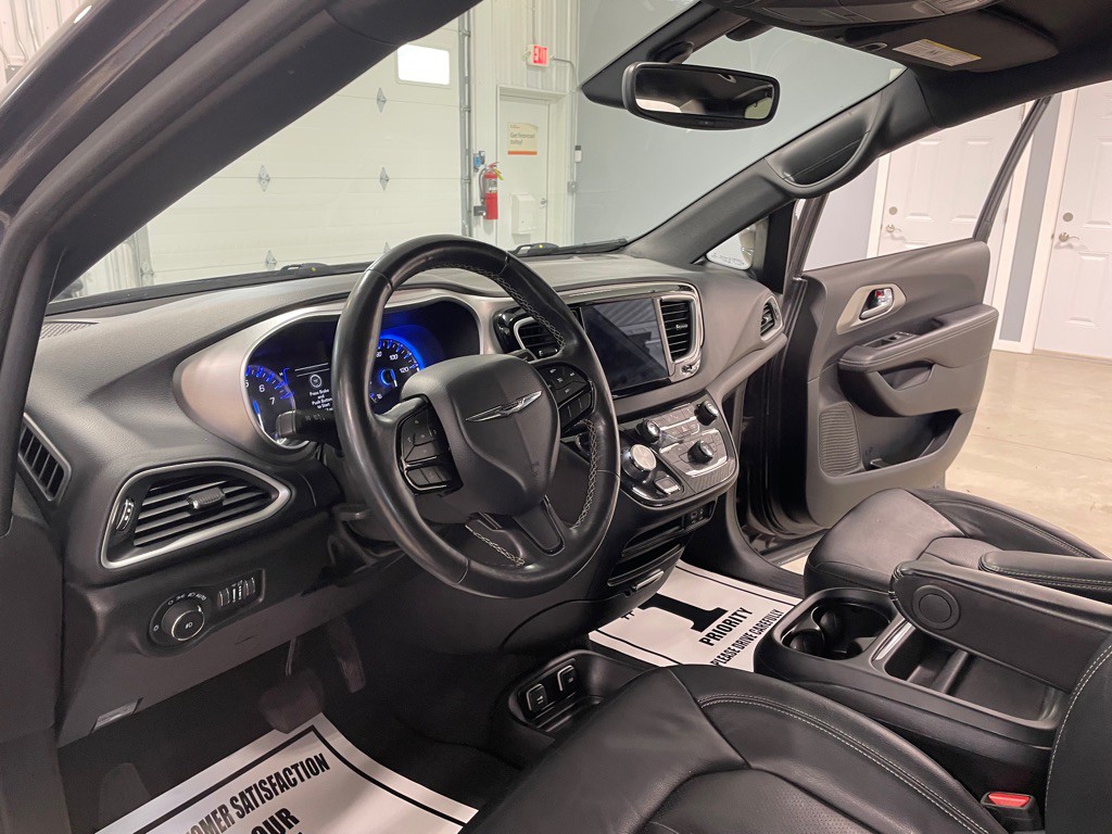 2020 Chrysler Pacifica Image 9