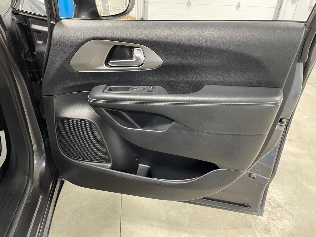 2020 Chrysler Pacifica Image 23
