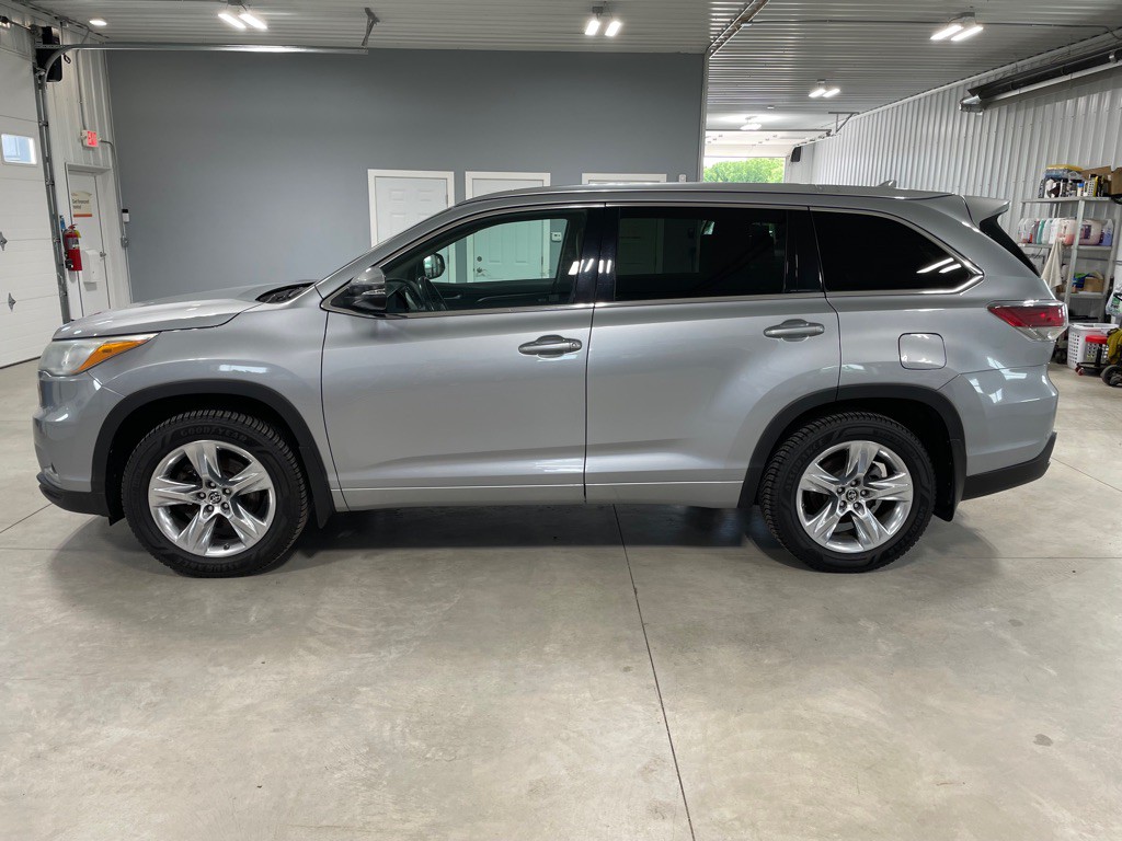 2016 Toyota Highlander Image 4