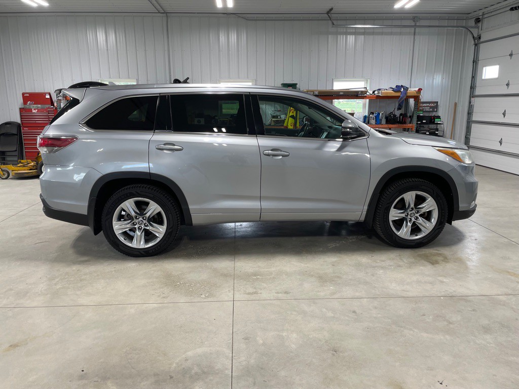 2016 Toyota Highlander Image 8