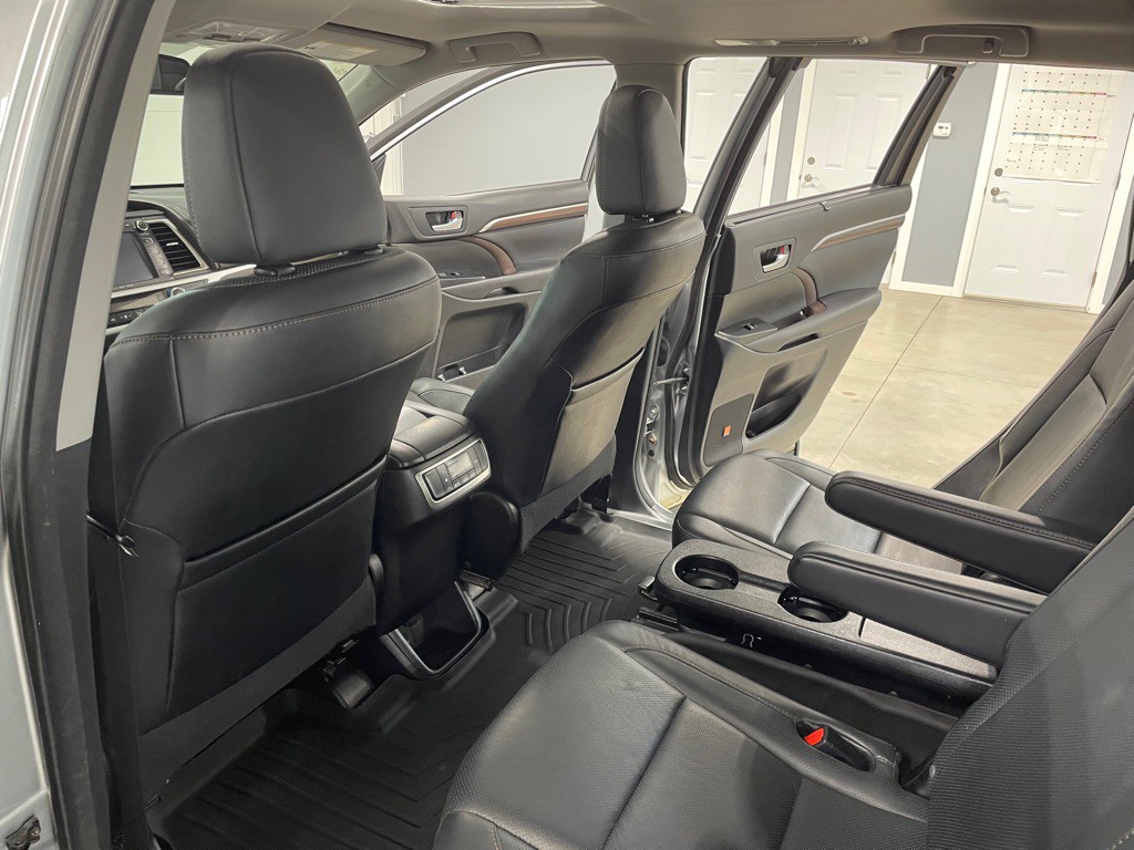 2016 Toyota Highlander Image 14