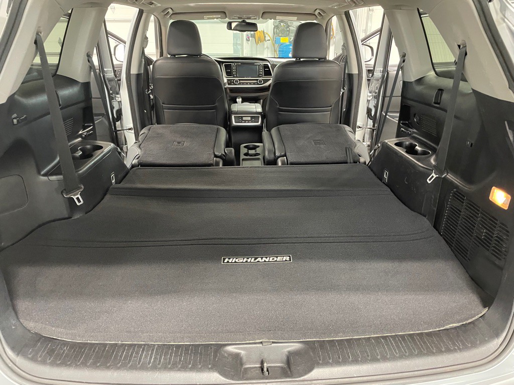 2016 Toyota Highlander Image 21
