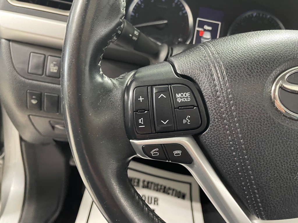 2016 Toyota Highlander Image 35