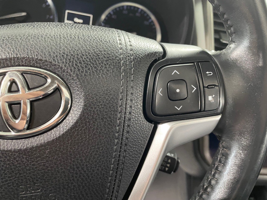 2016 Toyota Highlander Image 36