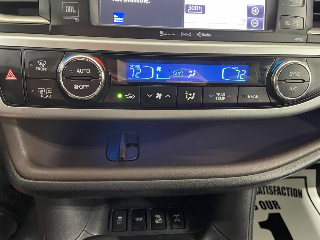 2016 Toyota Highlander Image 38