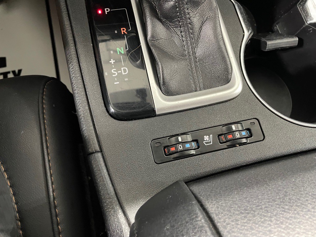 2016 Toyota Highlander Image 40