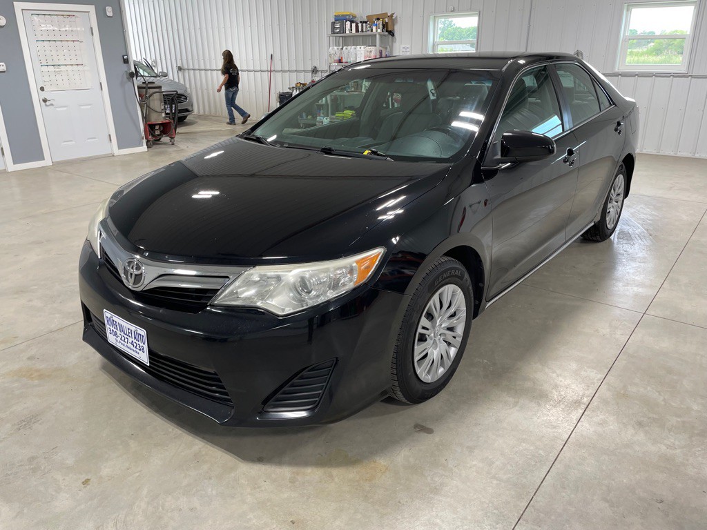 2014 Toyota Camry Image 3