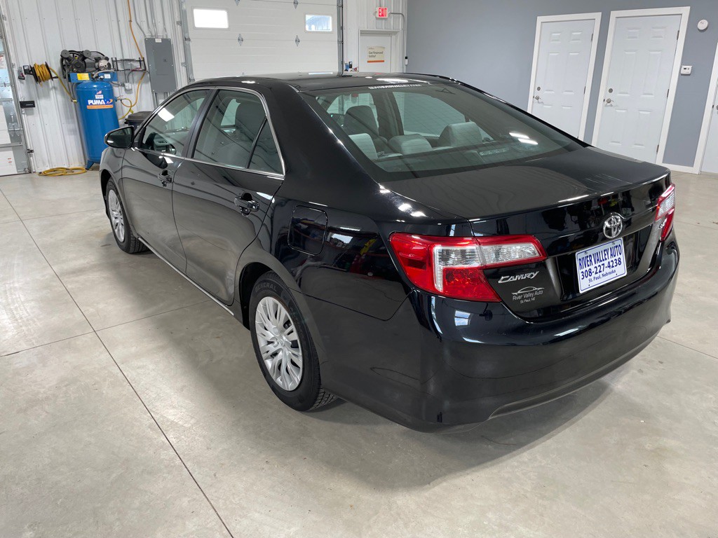 2014 Toyota Camry Image 5