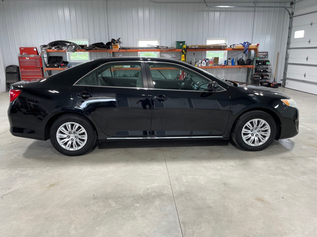 2014 Toyota Camry Image 8