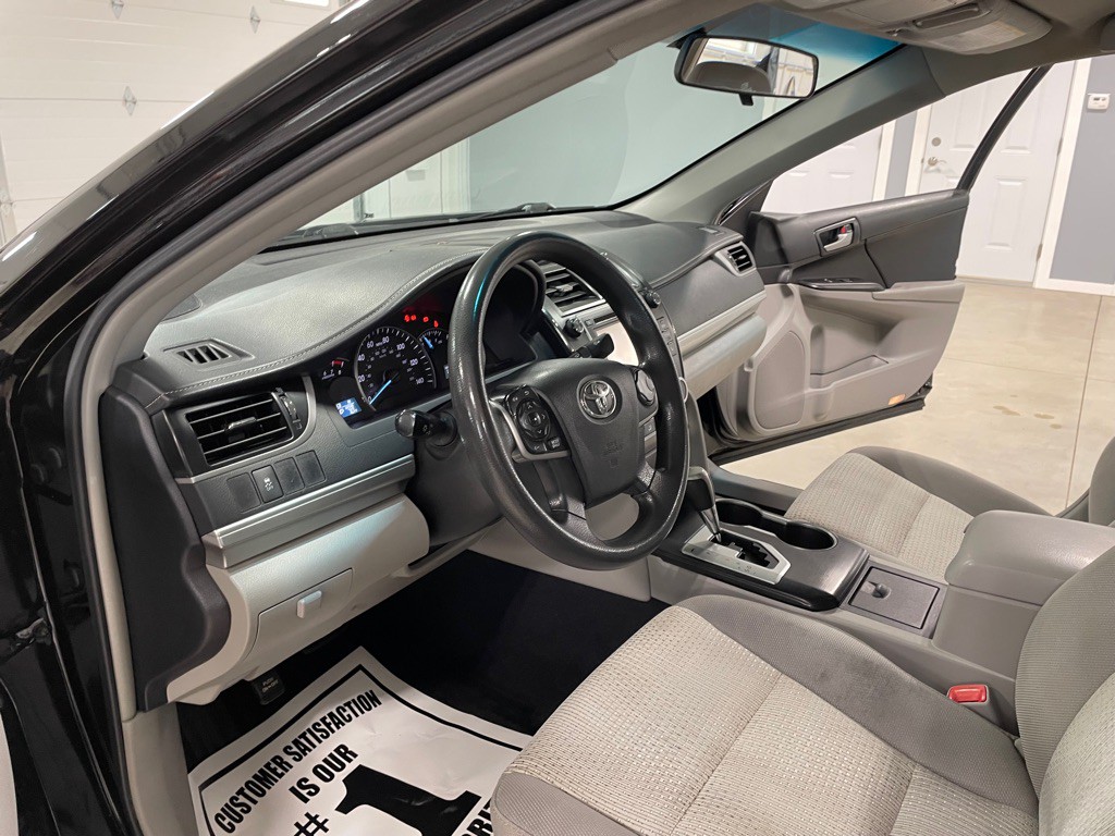 2014 Toyota Camry Image 9