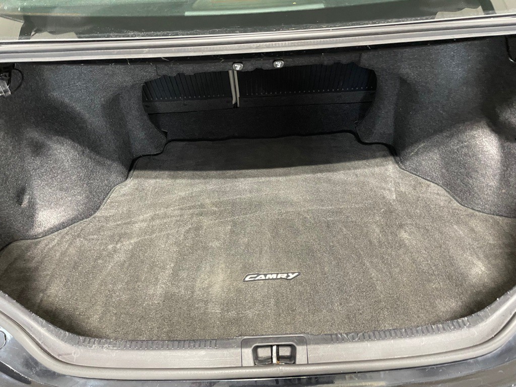 2014 Toyota Camry Image 16