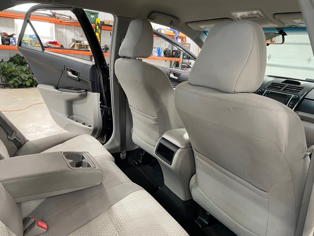 2014 Toyota Camry Image 17