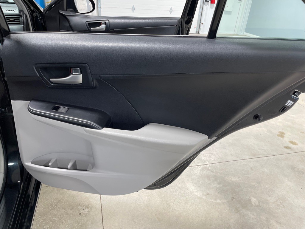 2014 Toyota Camry Image 19