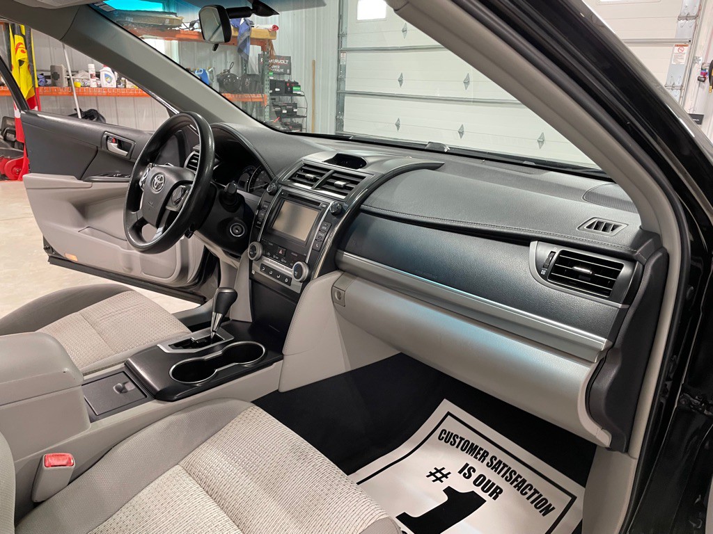 2014 Toyota Camry Image 20