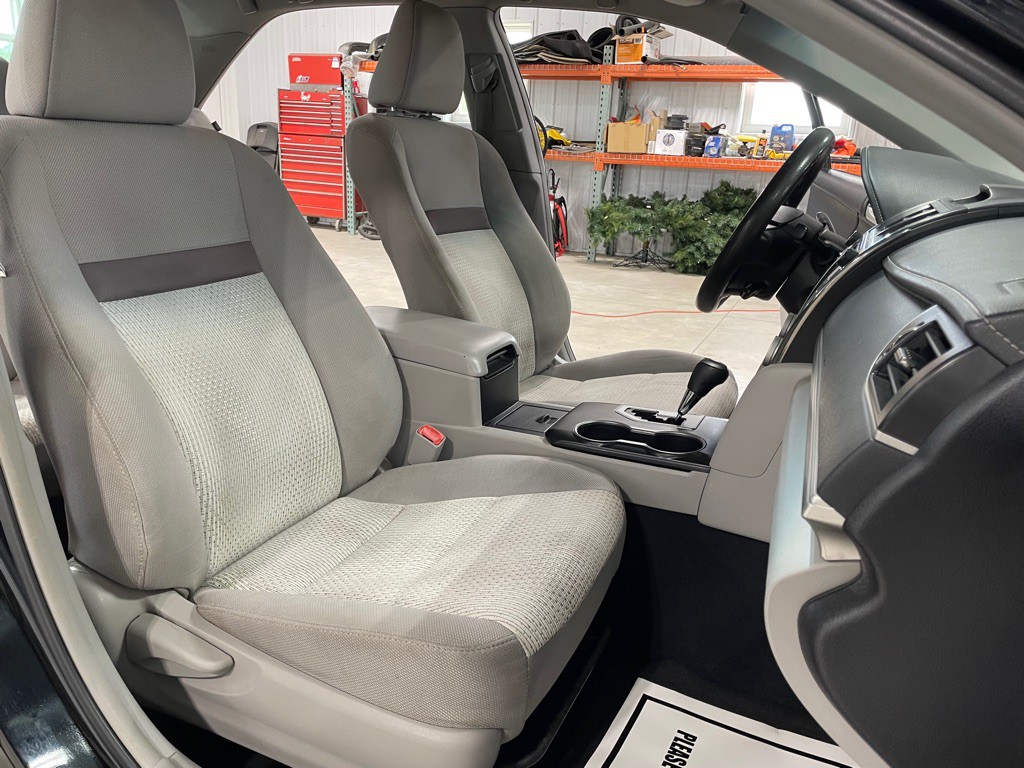 2014 Toyota Camry Image 21