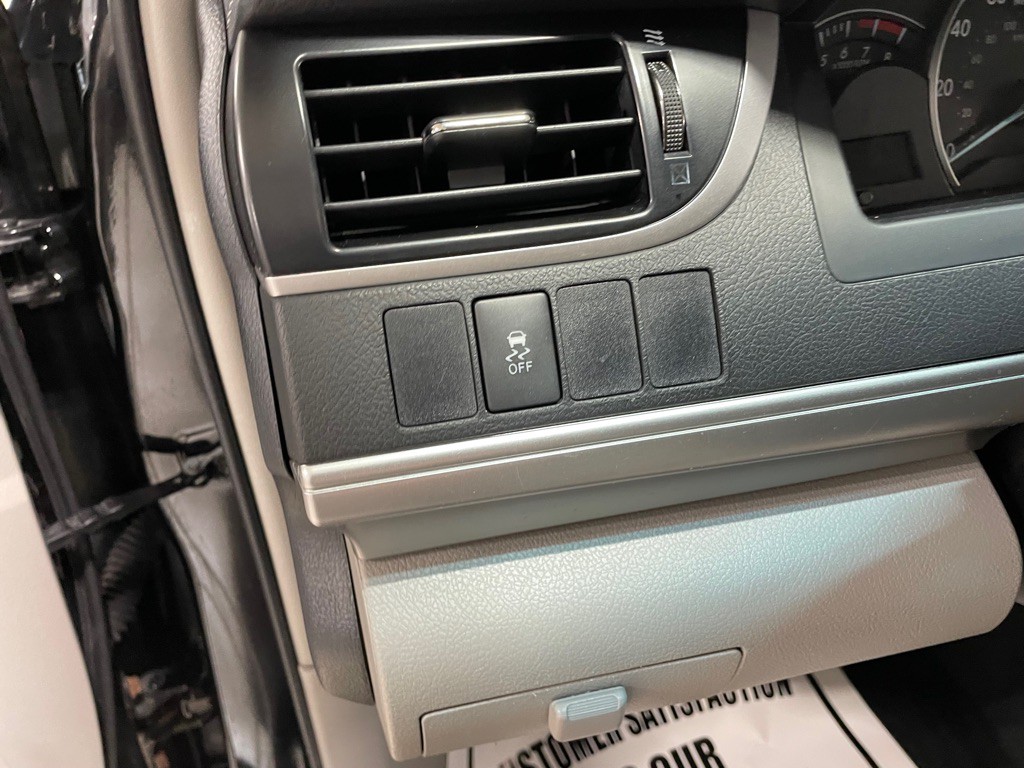 2014 Toyota Camry Image 24