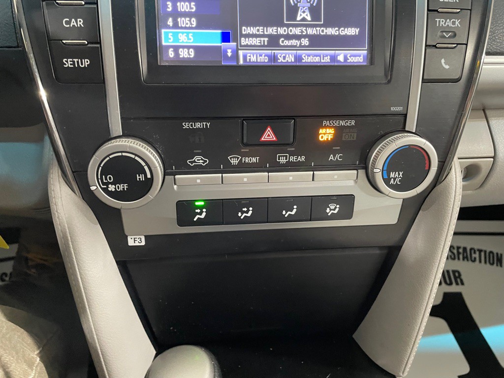 2014 Toyota Camry Image 30