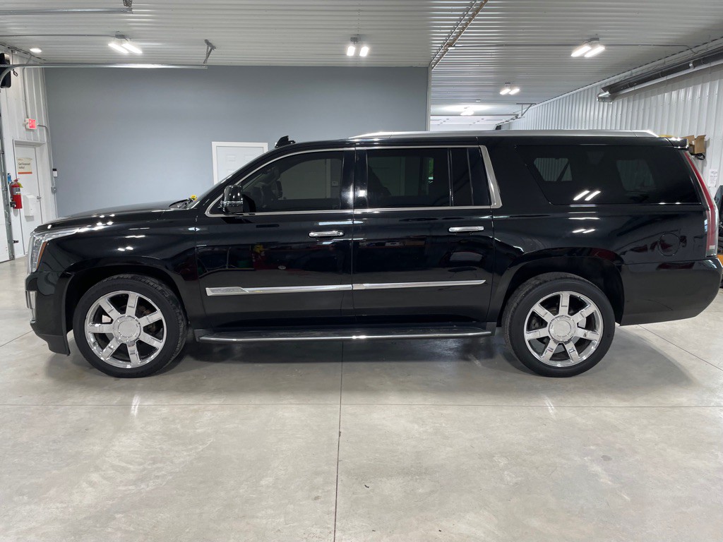 2016 Cadillac Escalade Image 4