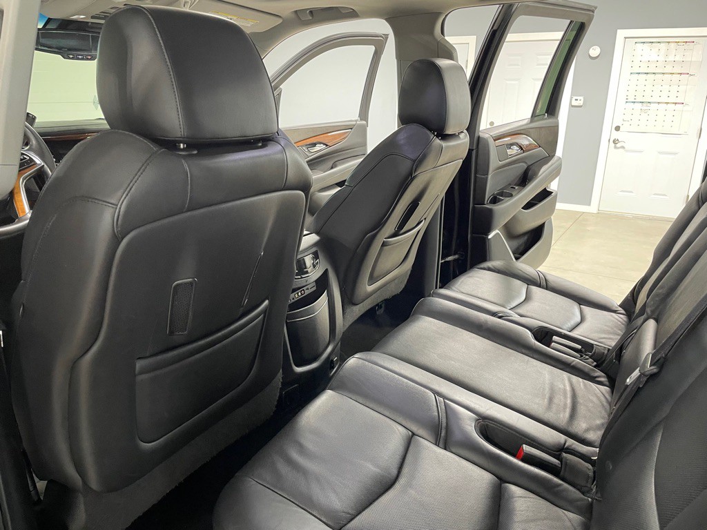 2016 Cadillac Escalade Image 13
