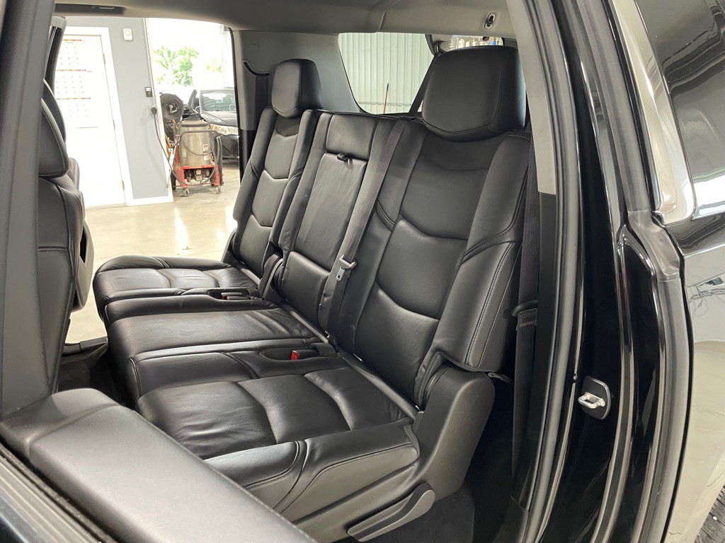 2016 Cadillac Escalade Image 14