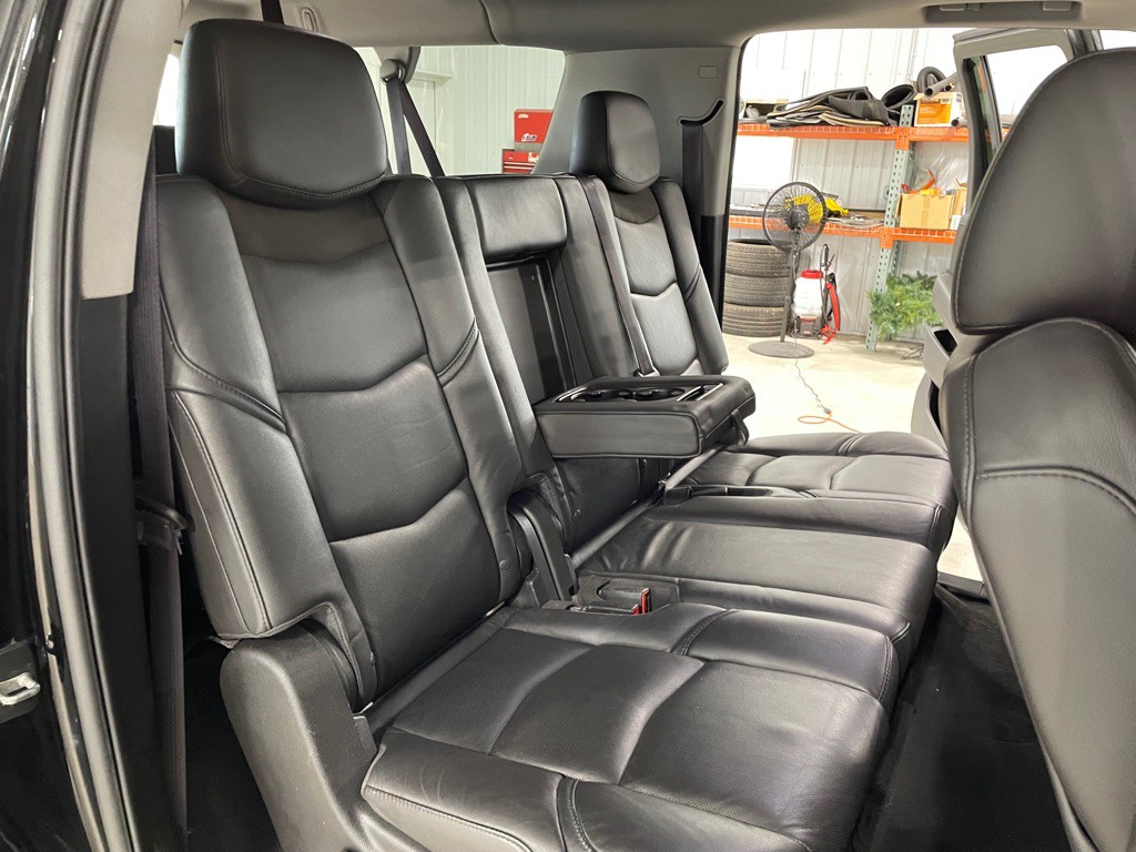 2016 Cadillac Escalade Image 19