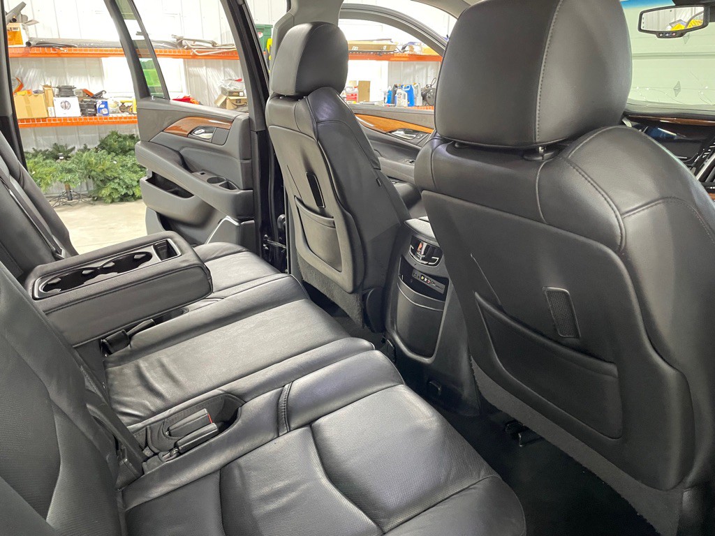 2016 Cadillac Escalade Image 20