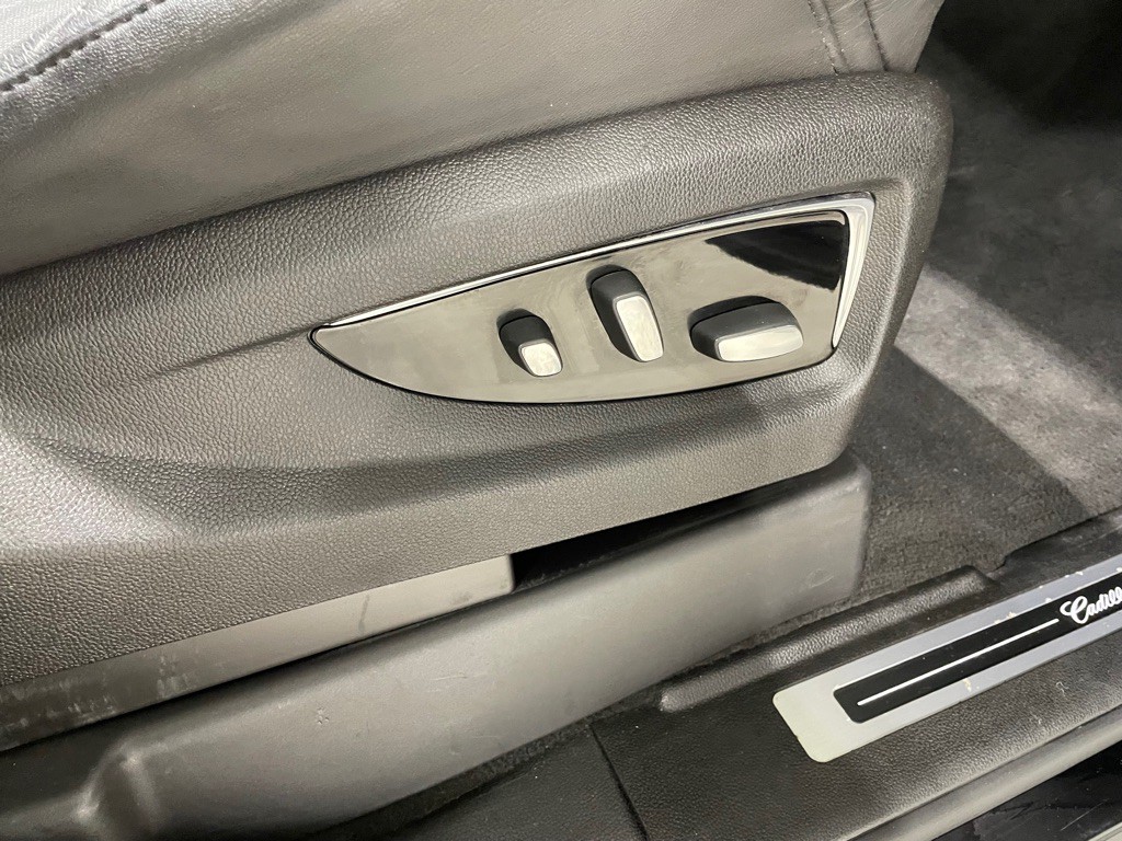 2016 Cadillac Escalade Image 25