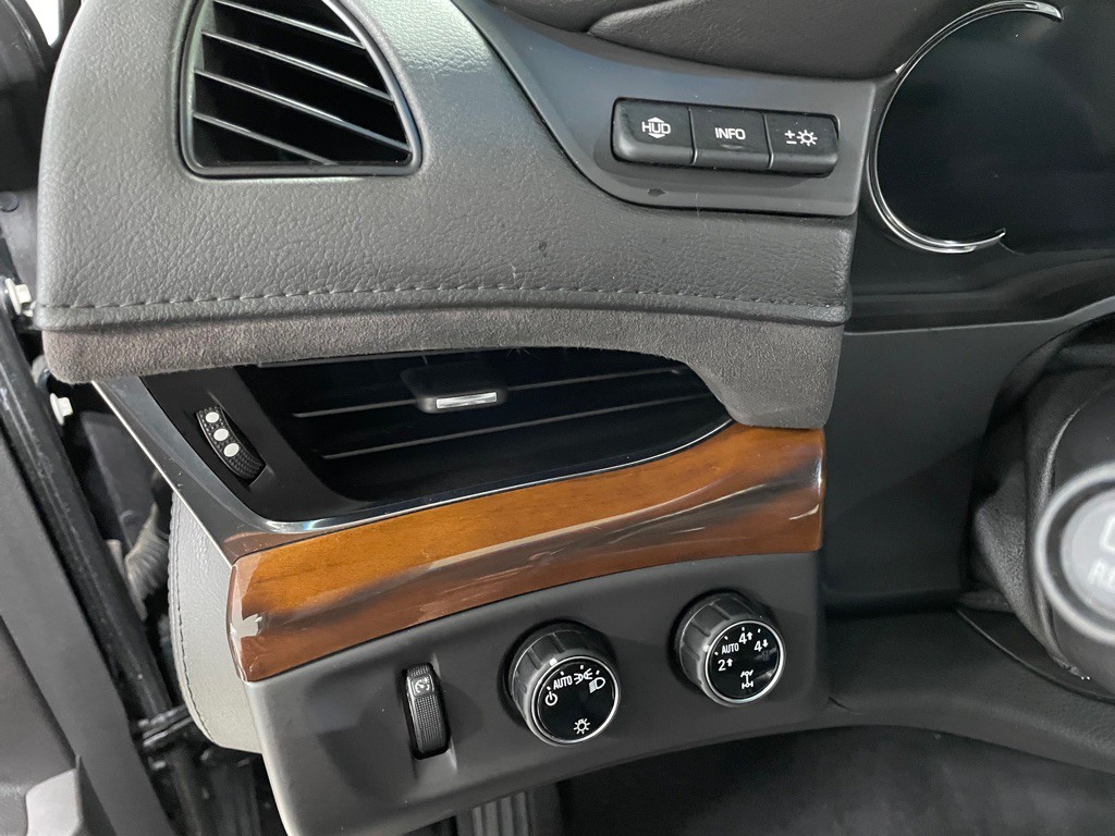 2016 Cadillac Escalade Image 27