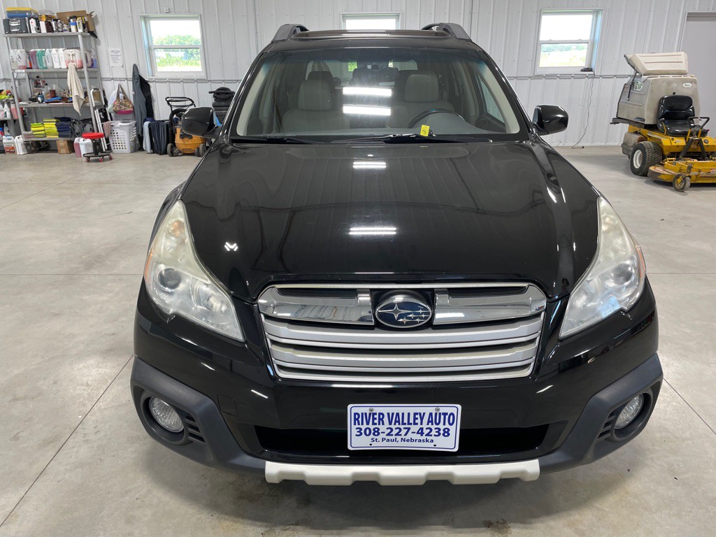 2013 Subaru Outback Image 2