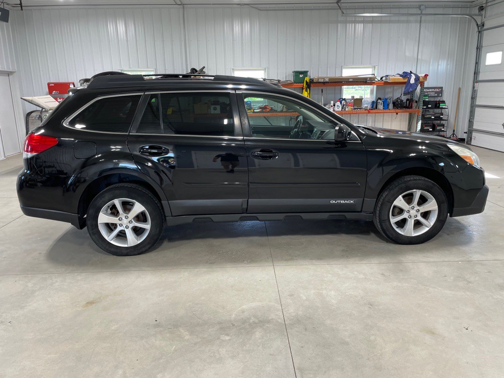 2013 Subaru Outback Image 8