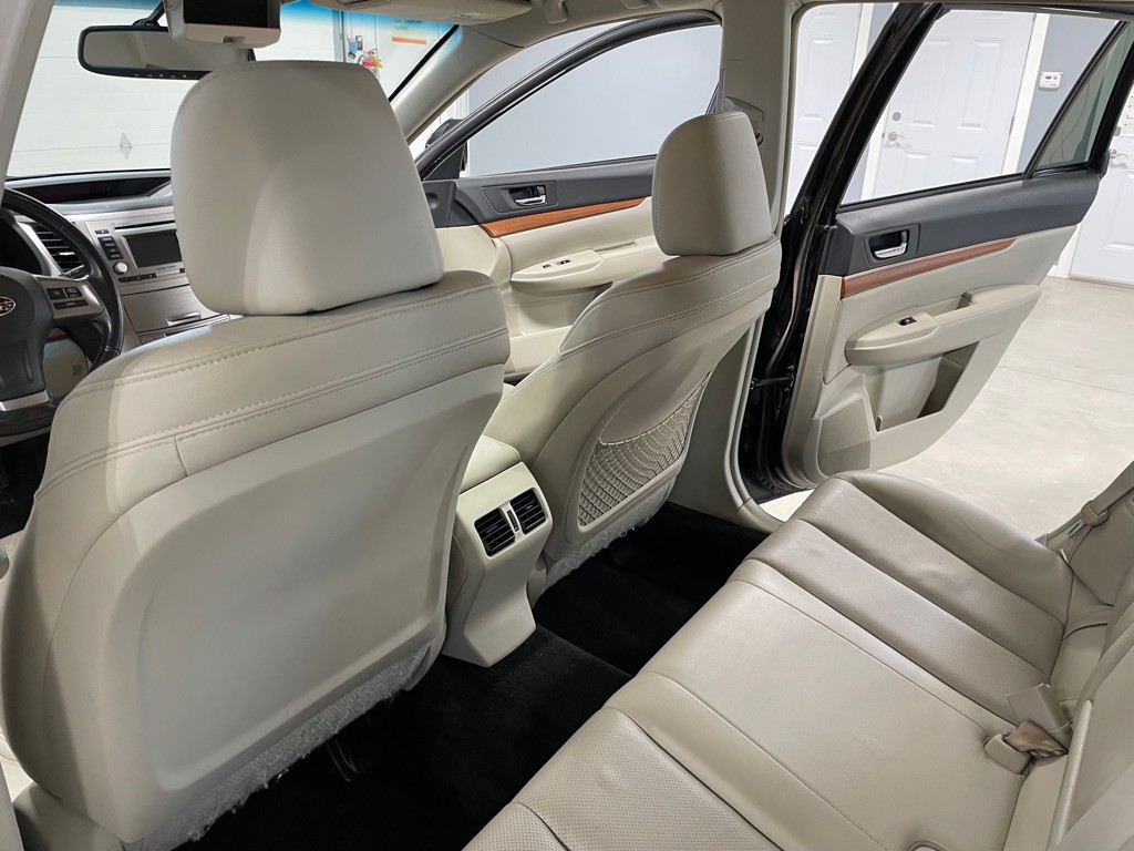 2013 Subaru Outback Image 13