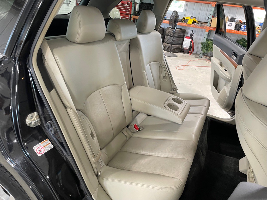 2013 Subaru Outback Image 18