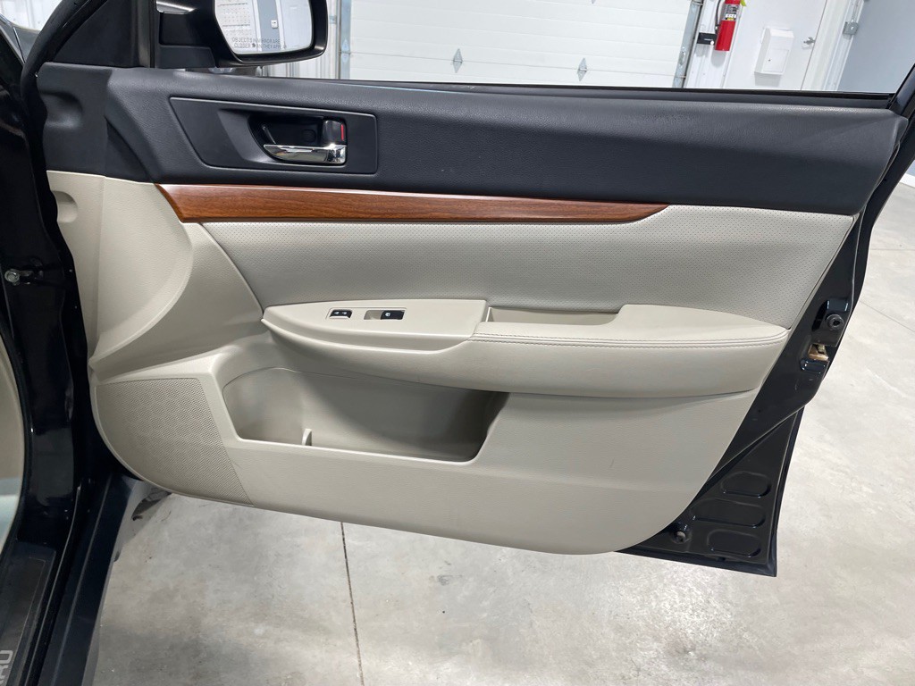 2013 Subaru Outback Image 24