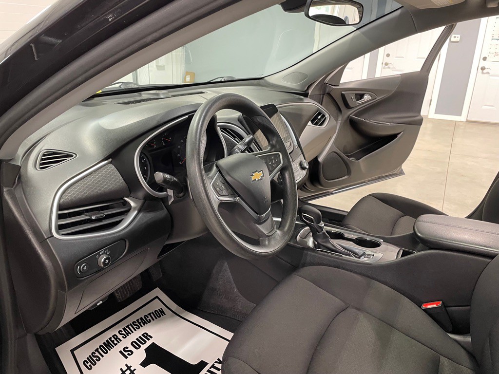2022 Chevrolet Malibu Image 9