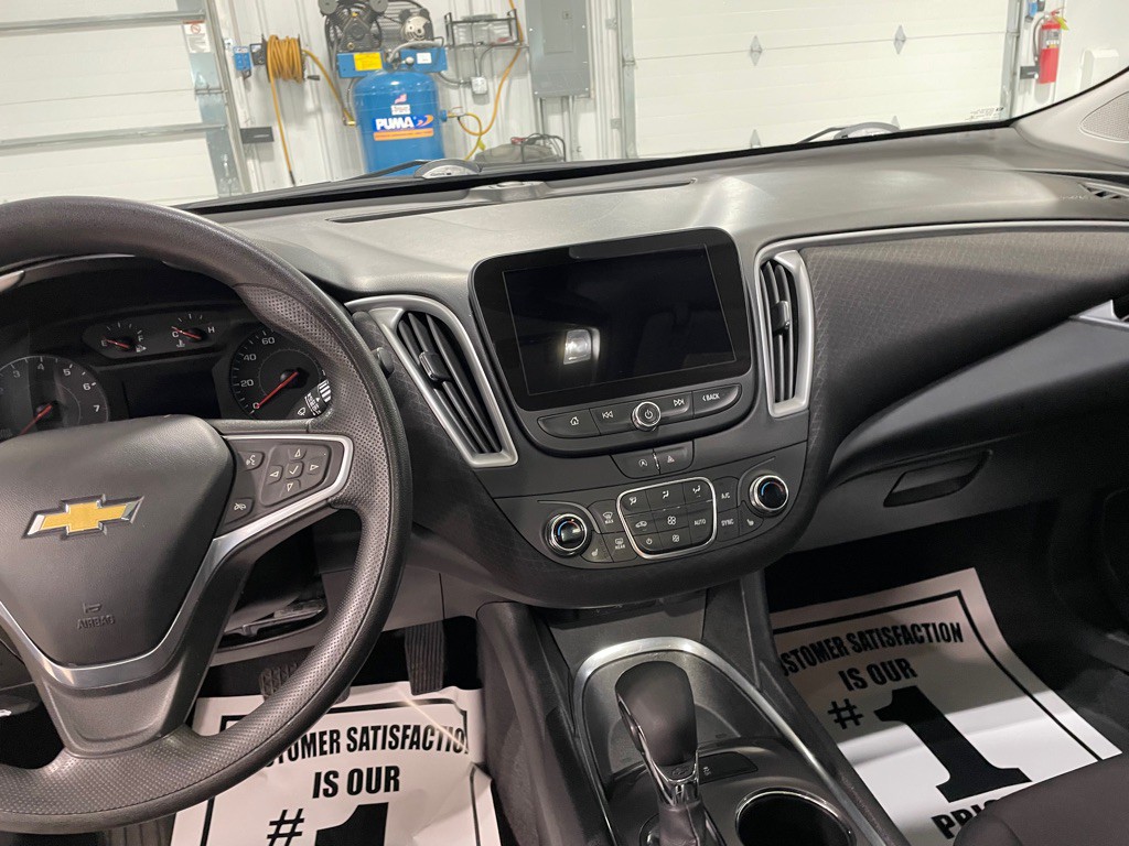 2022 Chevrolet Malibu Image 31