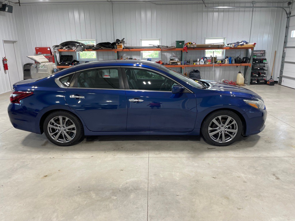 2018 Nissan Altima Image 8